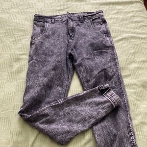 Standard Cloth Larsson Jogger in Acid Wash Gray